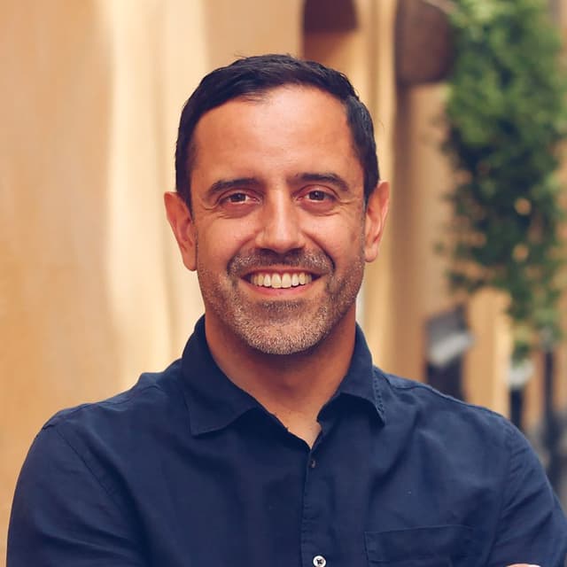 Marcos Flores, Photo.